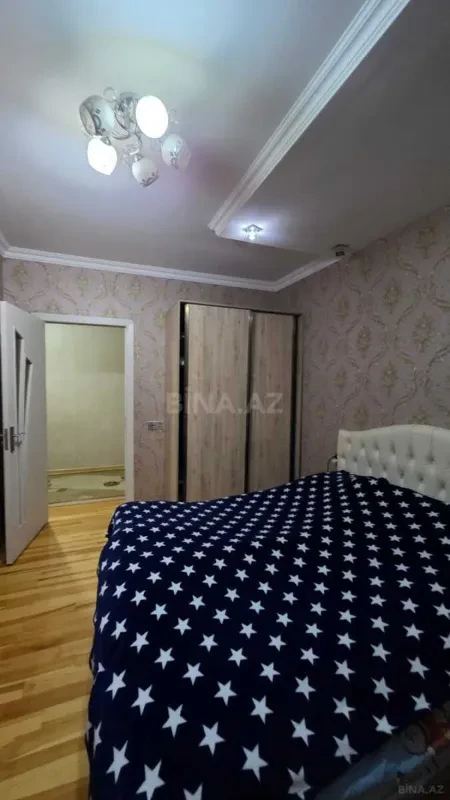Satılır 4 otaqlı mənzil 138 m²