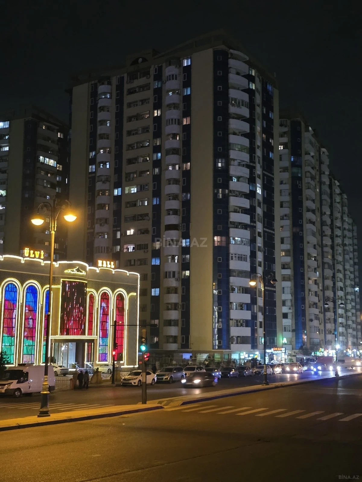 Satılır 4 otaqlı mənzil 138 m²