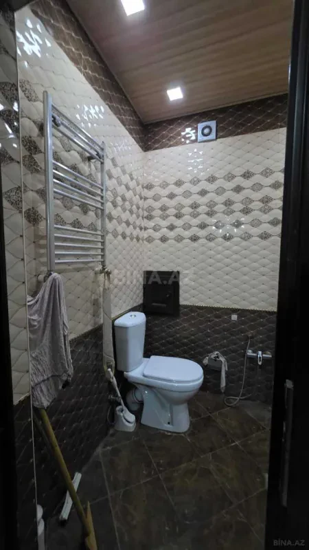 Satılır 4 otaqlı mənzil 138 m²