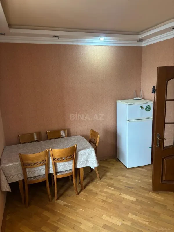Kirayə verilir 2 otaqlı mənzil 85 m²