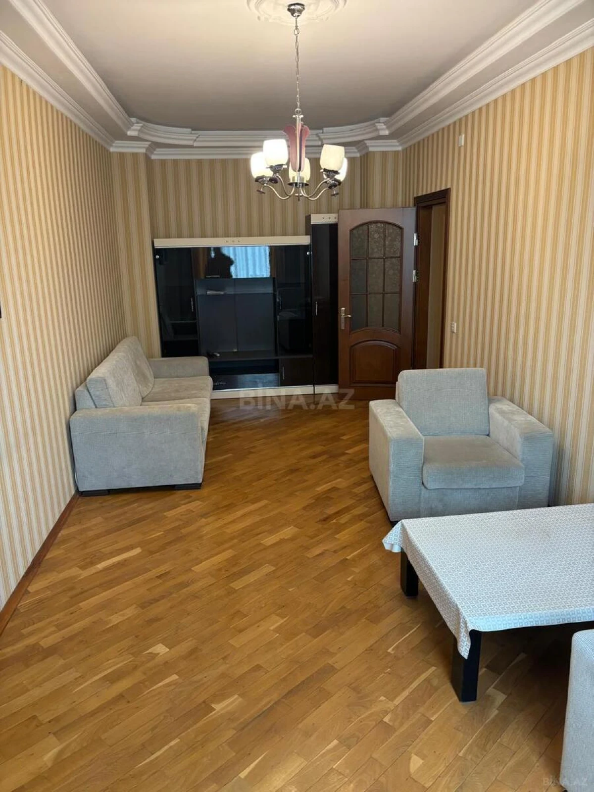 Kirayə verilir 2 otaqlı mənzil 85 m²