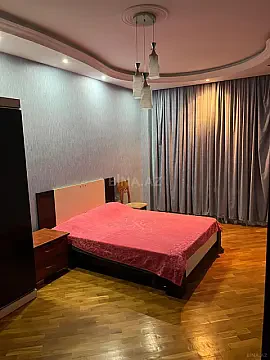 Kirayə verilir 2 otaqlı mənzil 85 m²