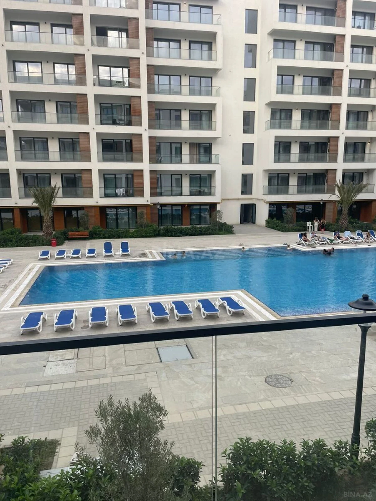 Kirayə verilir 1 otaqlı mənzil 67 m²