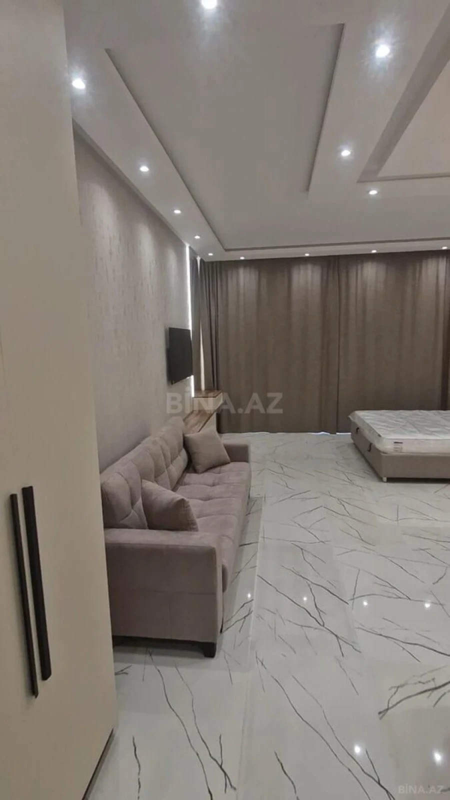 Kirayə verilir 1 otaqlı mənzil 67 m²