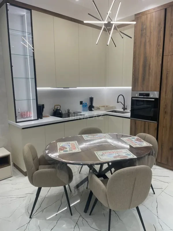 Kirayə verilir 1 otaqlı mənzil 67 m²