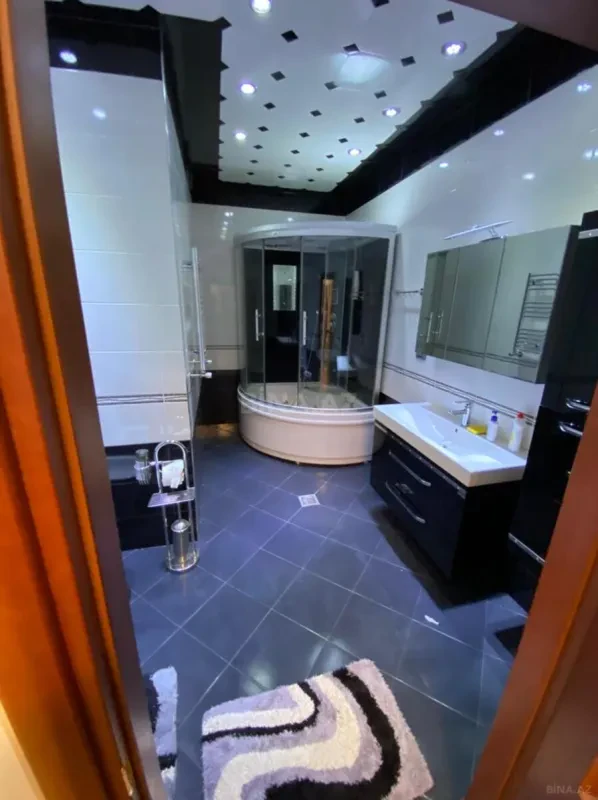 Kirayə verilir 3 otaqlı mənzil 180 m²