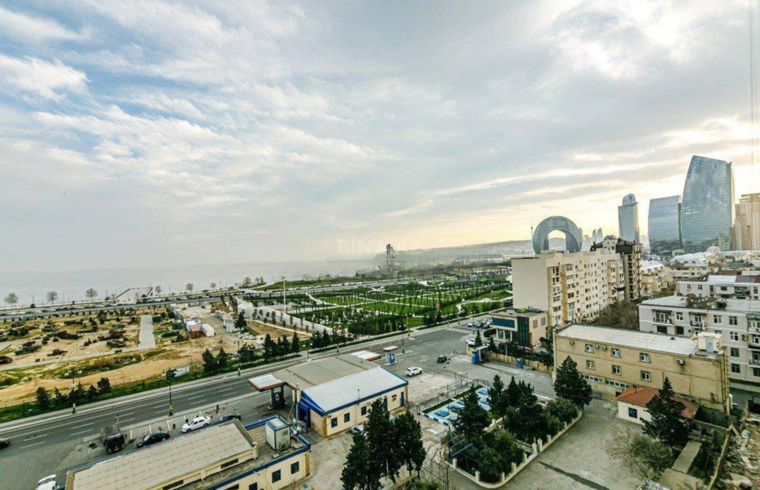 Kirayə verilir 3 otaqlı mənzil 190 m²