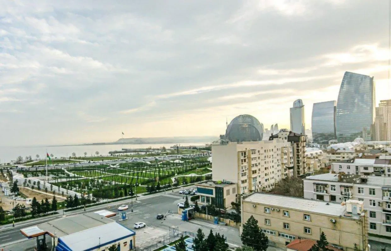 Kirayə verilir 3 otaqlı mənzil 190 m²