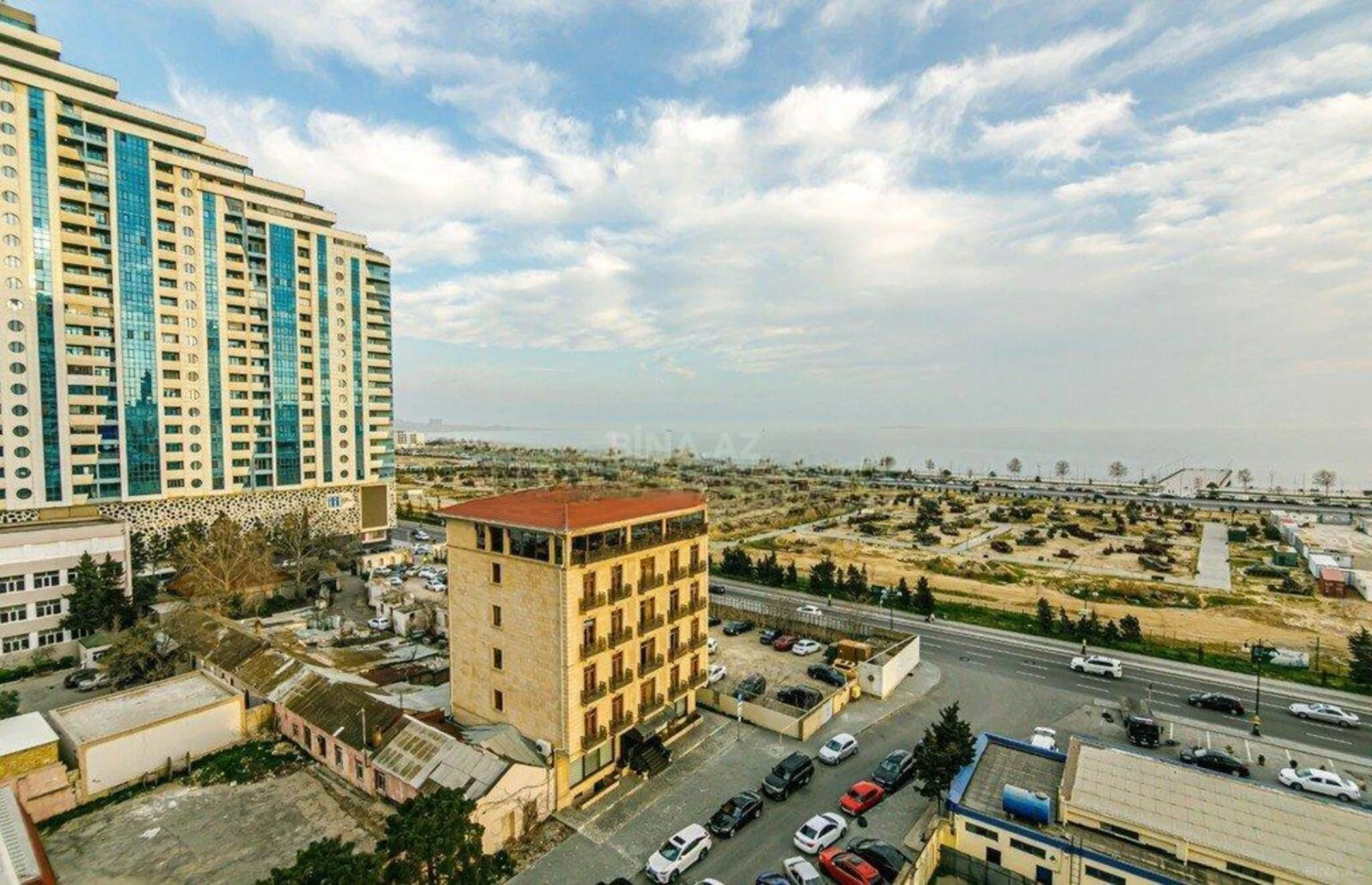 Kirayə verilir 3 otaqlı mənzil 190 m²