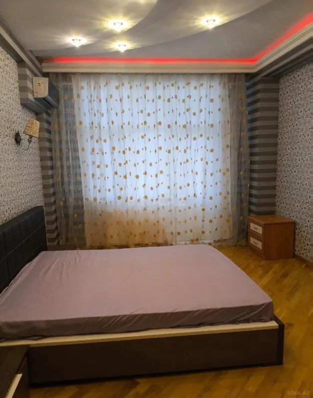 Kirayə verilir 3 otaqlı mənzil 190 m²