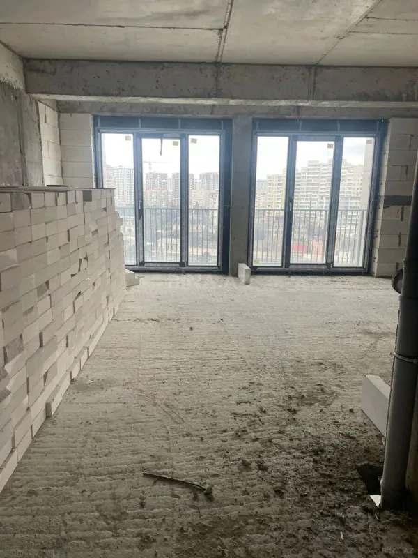 Satılır 3 otaqlı mənzil 130 m²