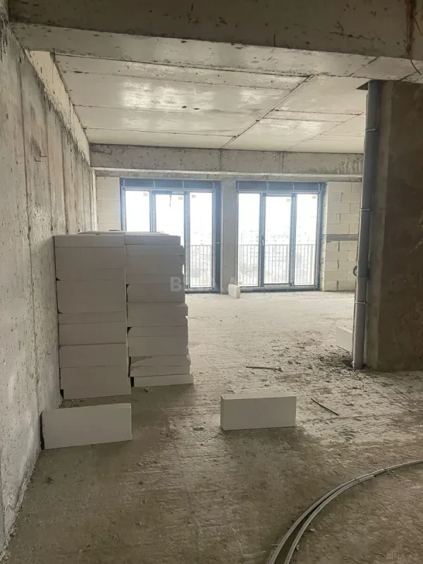 Satılır 3 otaqlı mənzil 130 m²