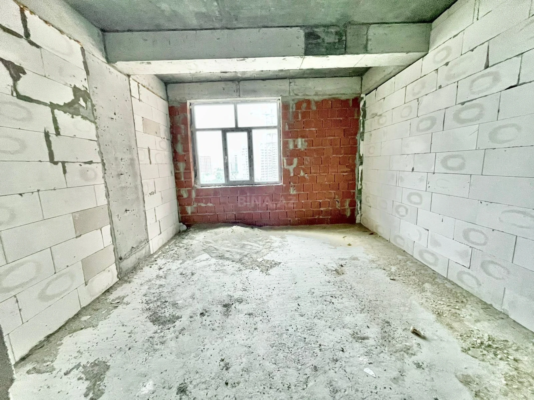 Satılır 3 otaqlı mənzil 127 m²
