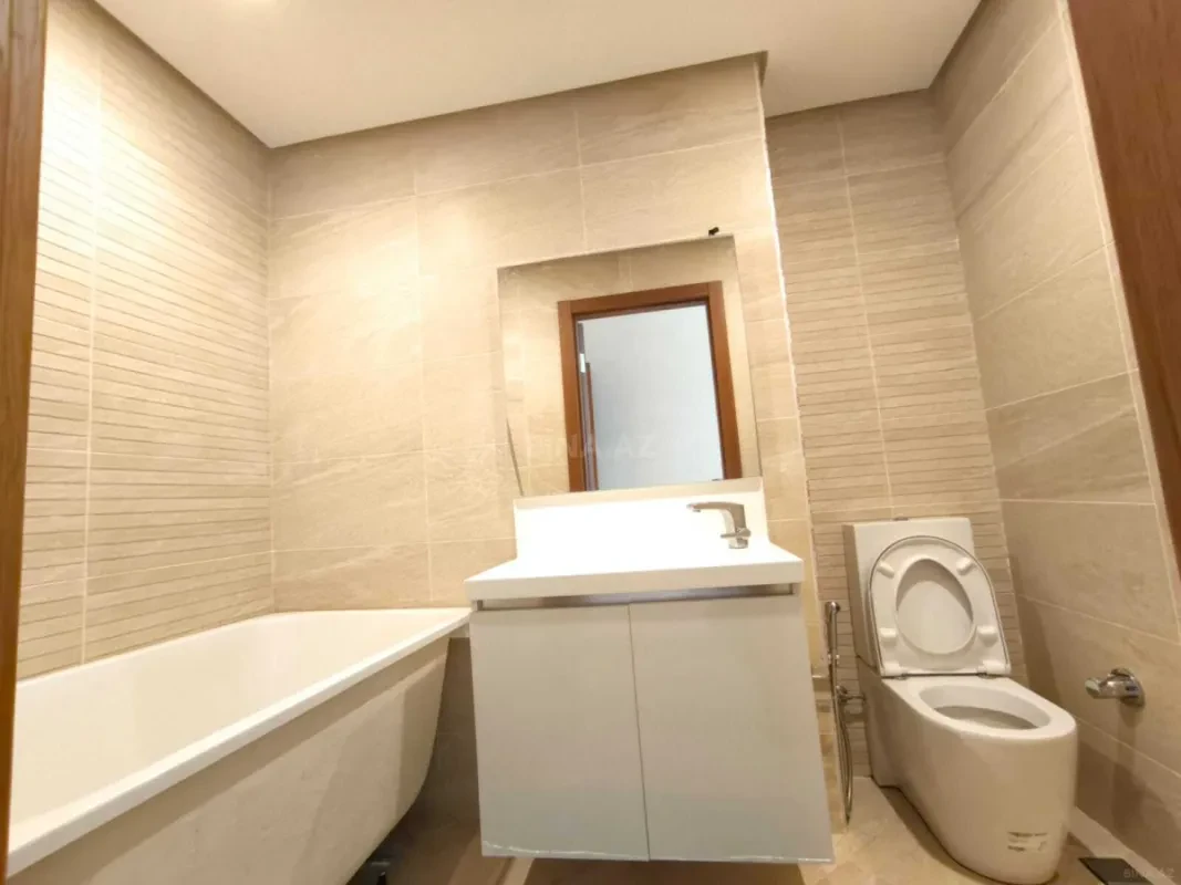 Kirayə verilir 4 otaqlı mənzil 200 m²