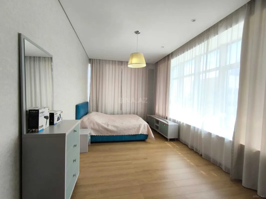 Kirayə verilir 4 otaqlı mənzil 200 m²
