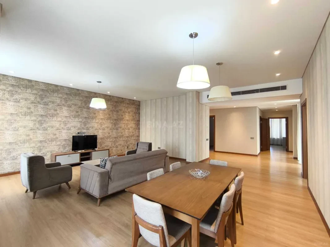 Kirayə verilir 4 otaqlı mənzil 200 m²