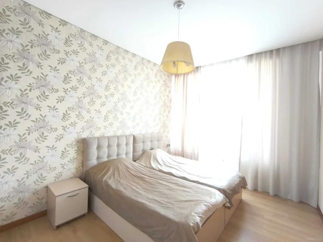 Kirayə verilir 4 otaqlı mənzil 200 m²