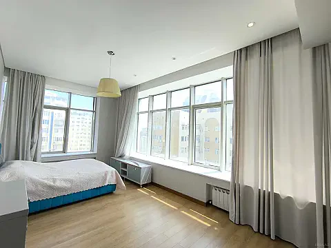 Kirayə verilir 4 otaqlı mənzil 200 m²