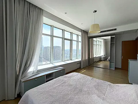 Kirayə verilir 4 otaqlı mənzil 200 m²