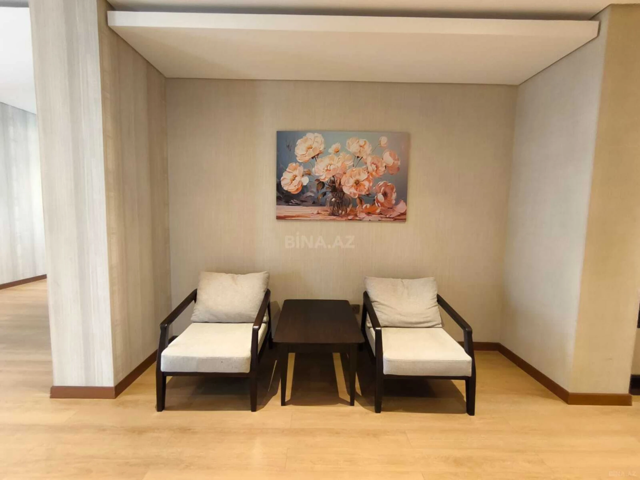 Kirayə verilir 4 otaqlı mənzil 200 m²