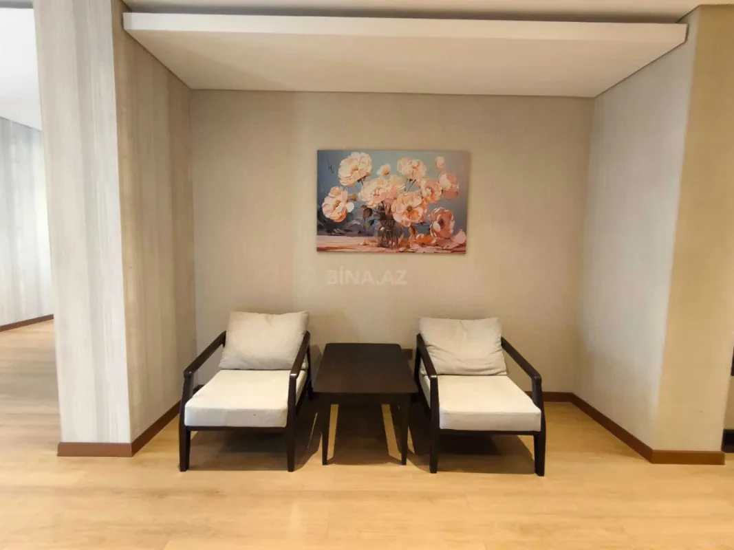 Kirayə verilir 4 otaqlı mənzil 200 m²