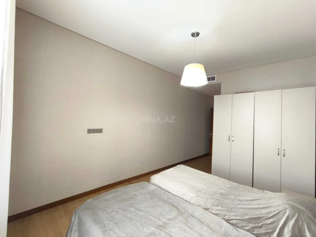 Kirayə verilir 4 otaqlı mənzil 200 m²