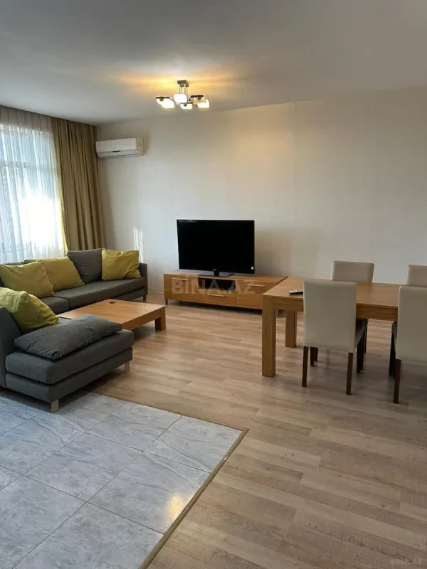 Kirayə verilir 3 otaqlı mənzil 110 m²