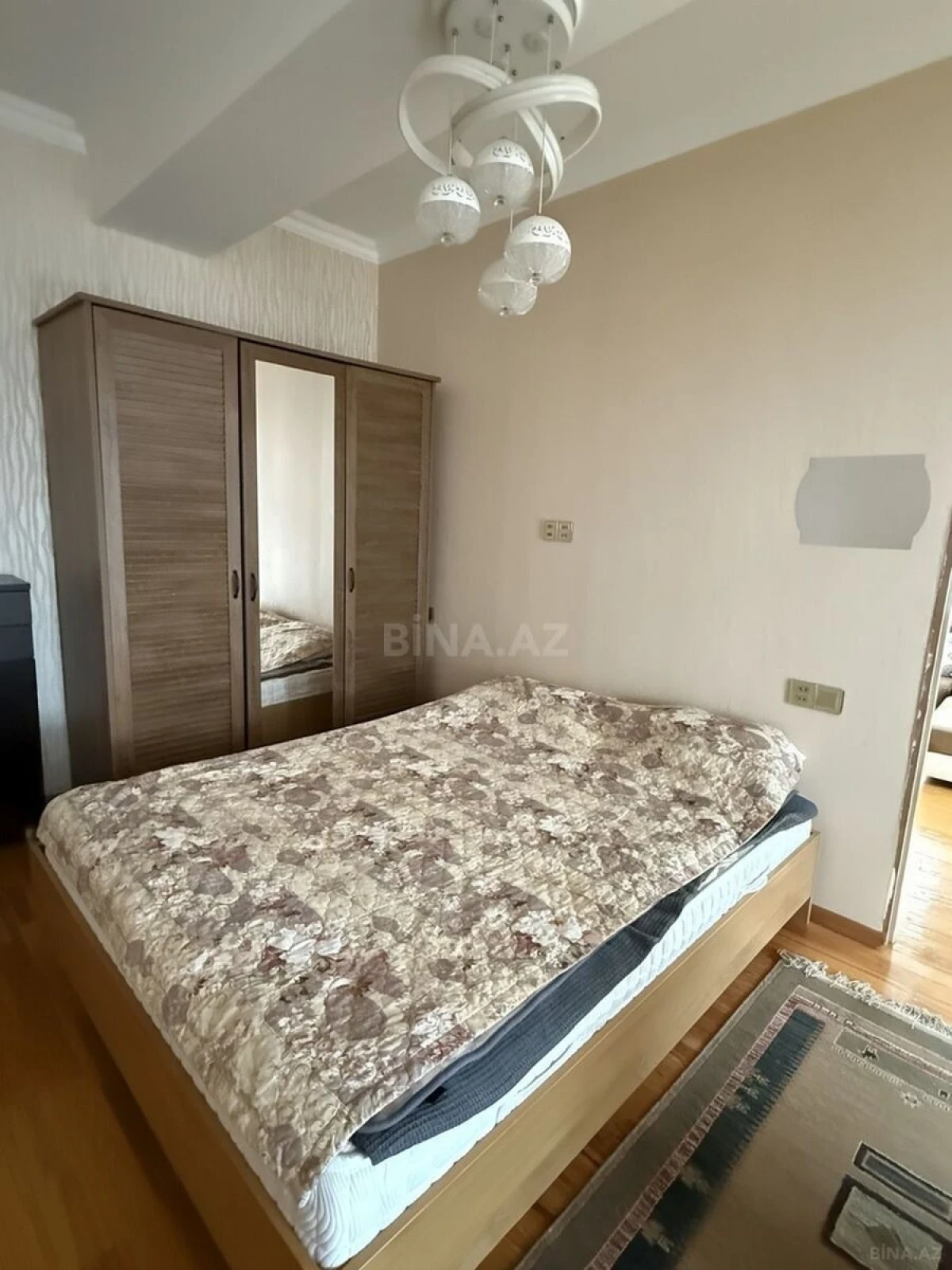 Kirayə verilir 2 otaqlı mənzil 55 m²