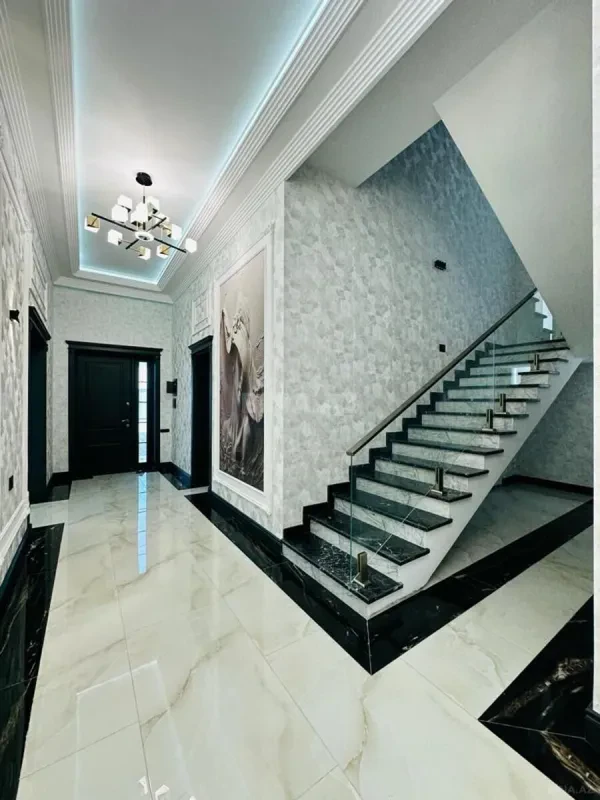 Satılır 6 otaqlı həyət evi 370 m²