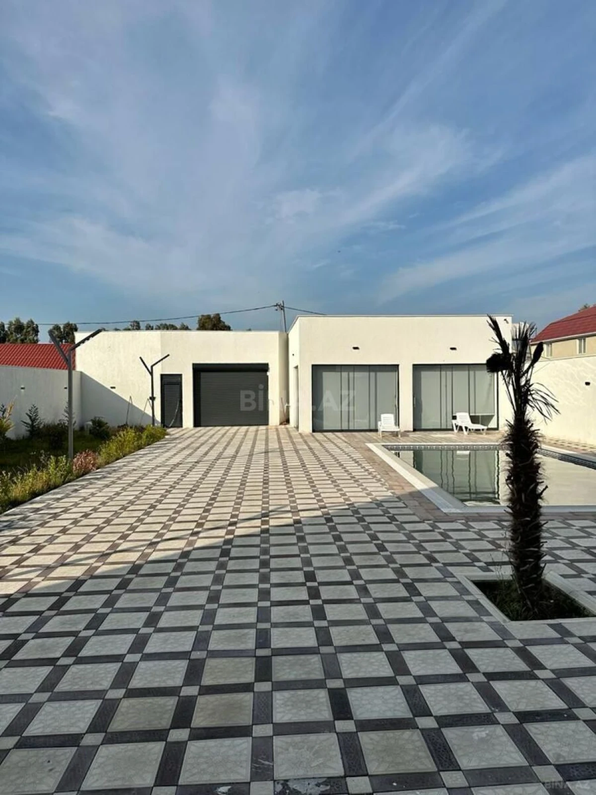 Satılır 6 otaqlı həyət evi 370 m²