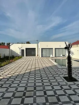 Satılır 6 otaqlı həyət evi 370 m²