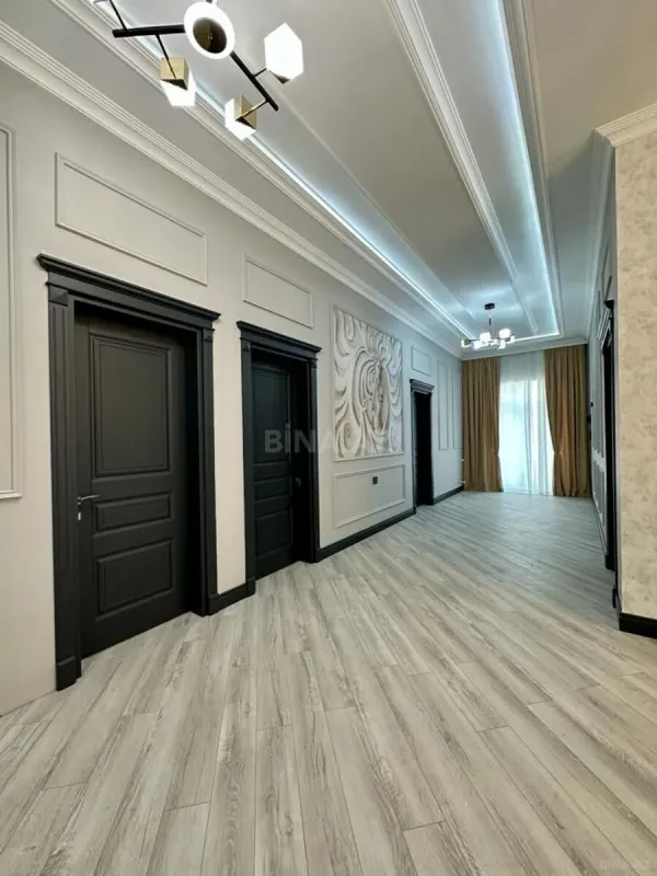 Satılır 6 otaqlı həyət evi 370 m²