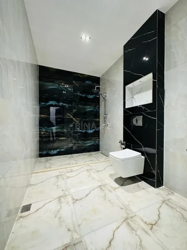Satılır 6 otaqlı həyət evi 370 m²