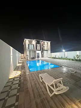 Satılır 6 otaqlı həyət evi 370 m²