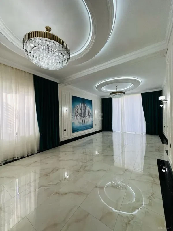 Satılır 6 otaqlı həyət evi 370 m²
