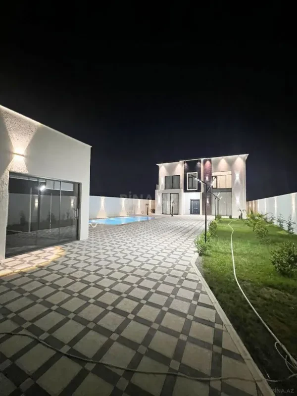Satılır 6 otaqlı həyət evi 370 m²