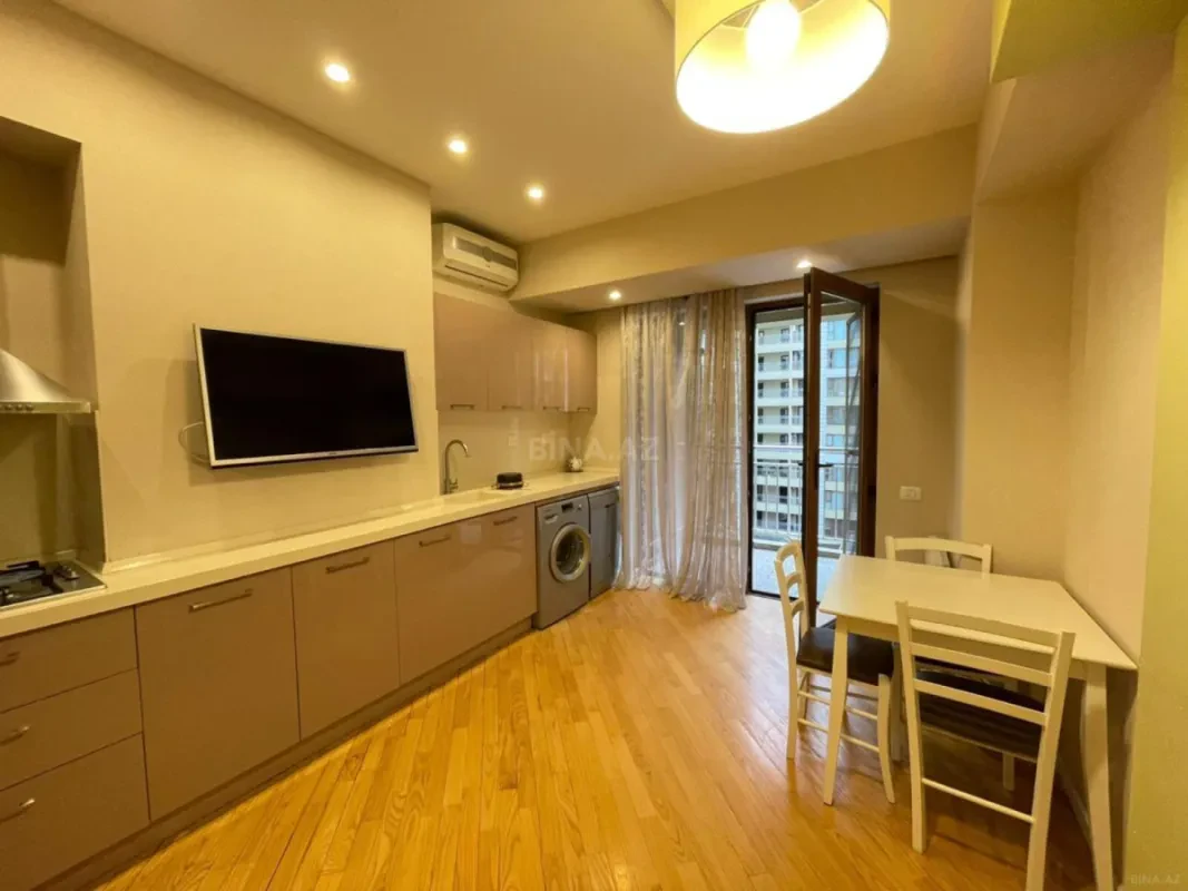 Kirayə verilir 2 otaqlı mənzil 87 m²