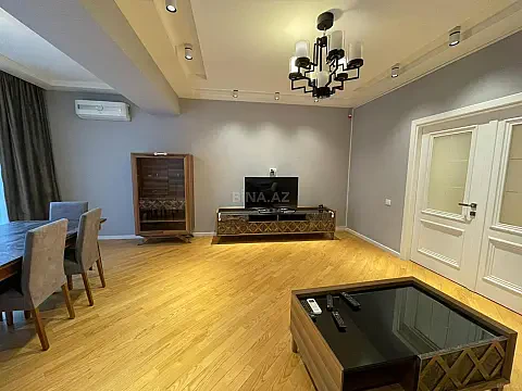 Kirayə verilir 2 otaqlı mənzil 87 m²