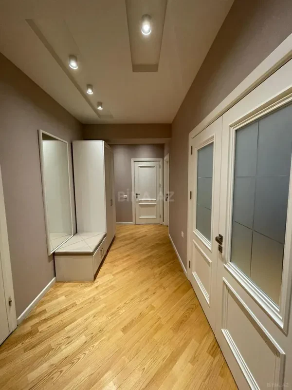 Kirayə verilir 2 otaqlı mənzil 87 m²