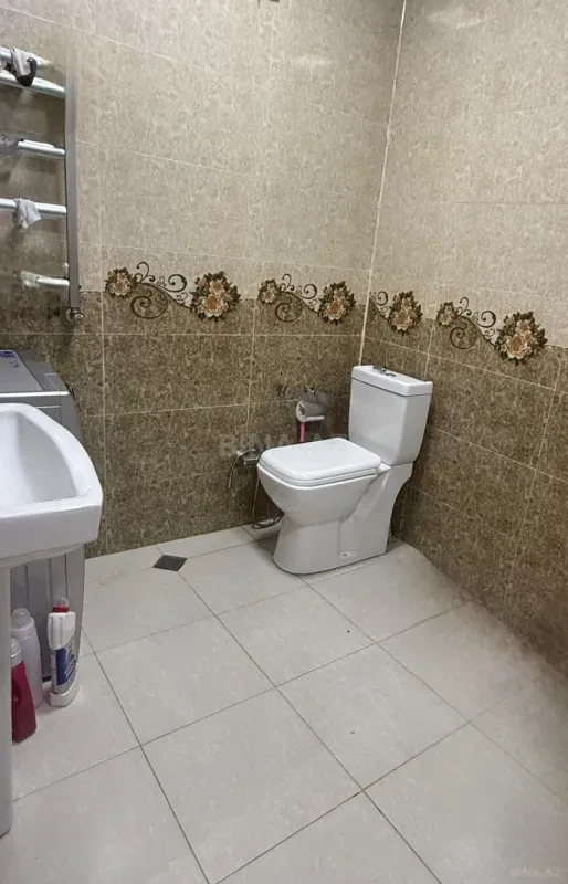 Kirayə verilir 2 otaqlı mənzil 65 m²