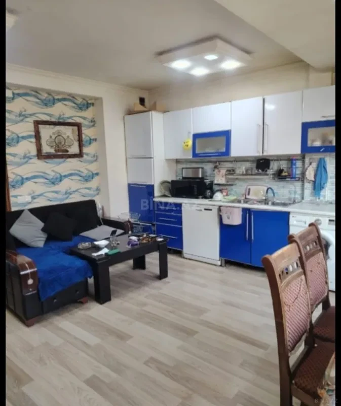 Satılır 4 otaqlı mənzil 121 m²