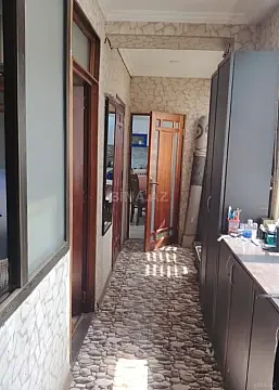 Satılır 4 otaqlı mənzil 121 m²