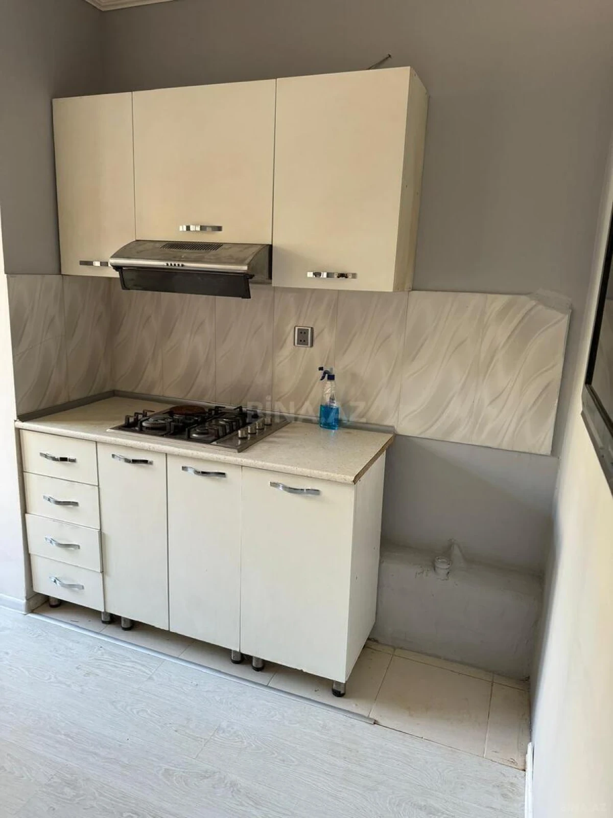 Kirayə verilir 2 otaqlı mənzil 60 m²