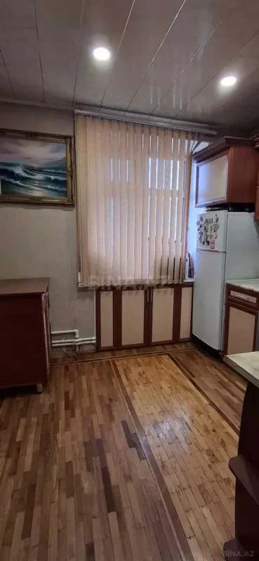 Satılır 4 otaqlı mənzil 90 m²