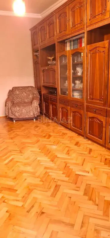 Satılır 4 otaqlı mənzil 90 m²