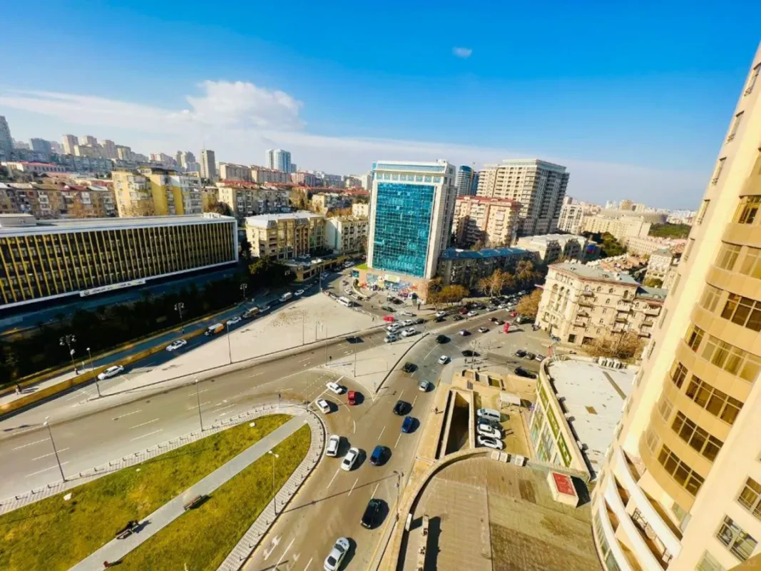 Satılır 4 otaqlı mənzil 90 m²