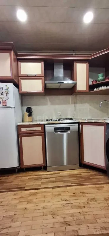 Satılır 4 otaqlı mənzil 90 m²