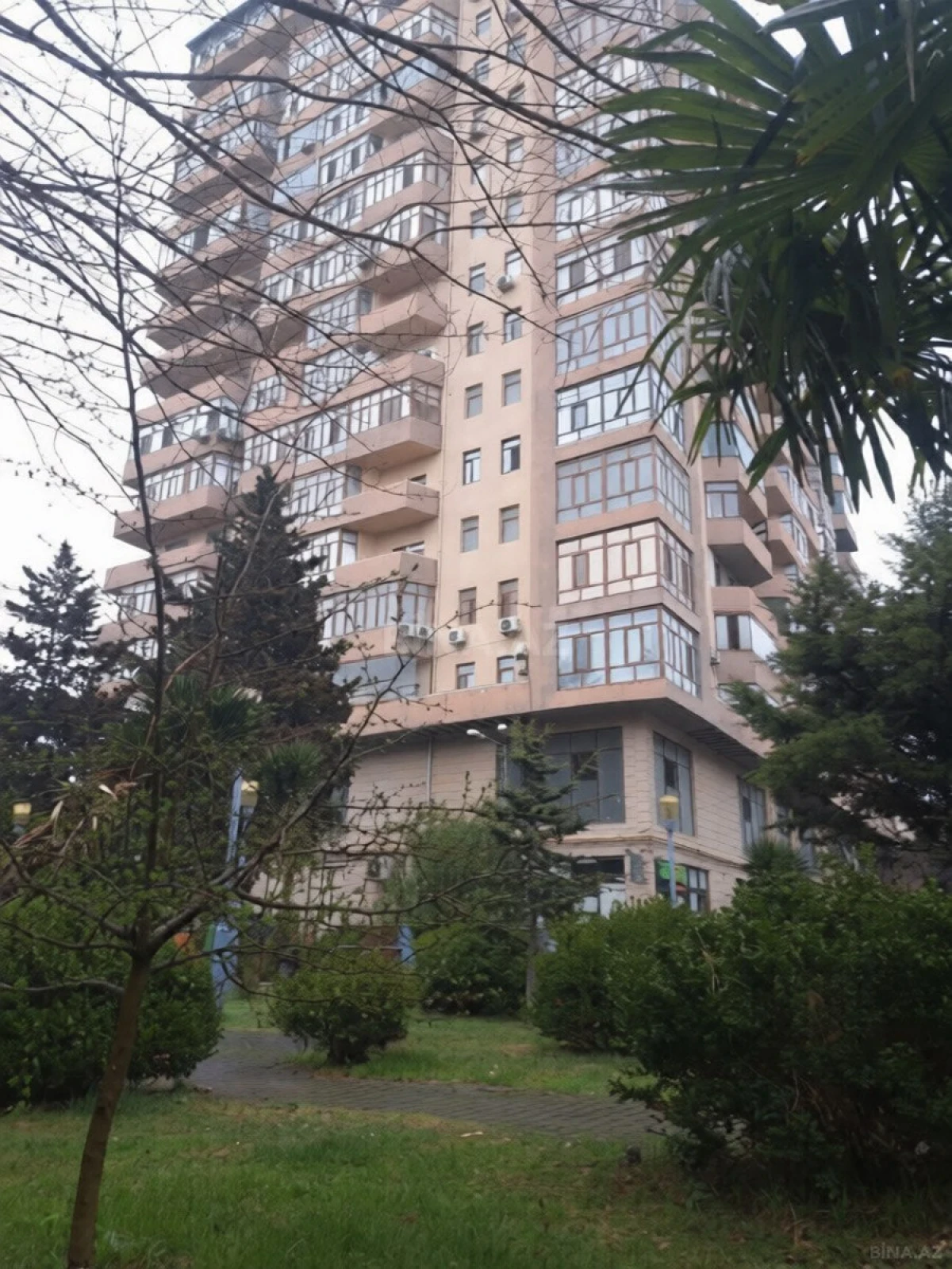 Satılır 2 otaqlı mənzil 90 m²