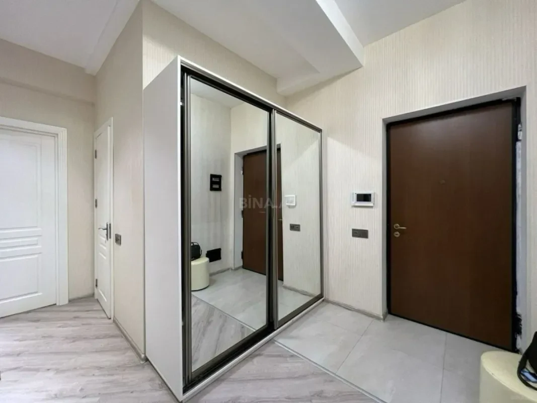 Kirayə verilir 3 otaqlı mənzil 130 m²