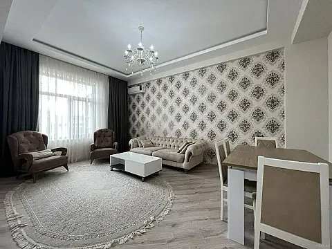 Kirayə verilir 3 otaqlı mənzil 130 m²